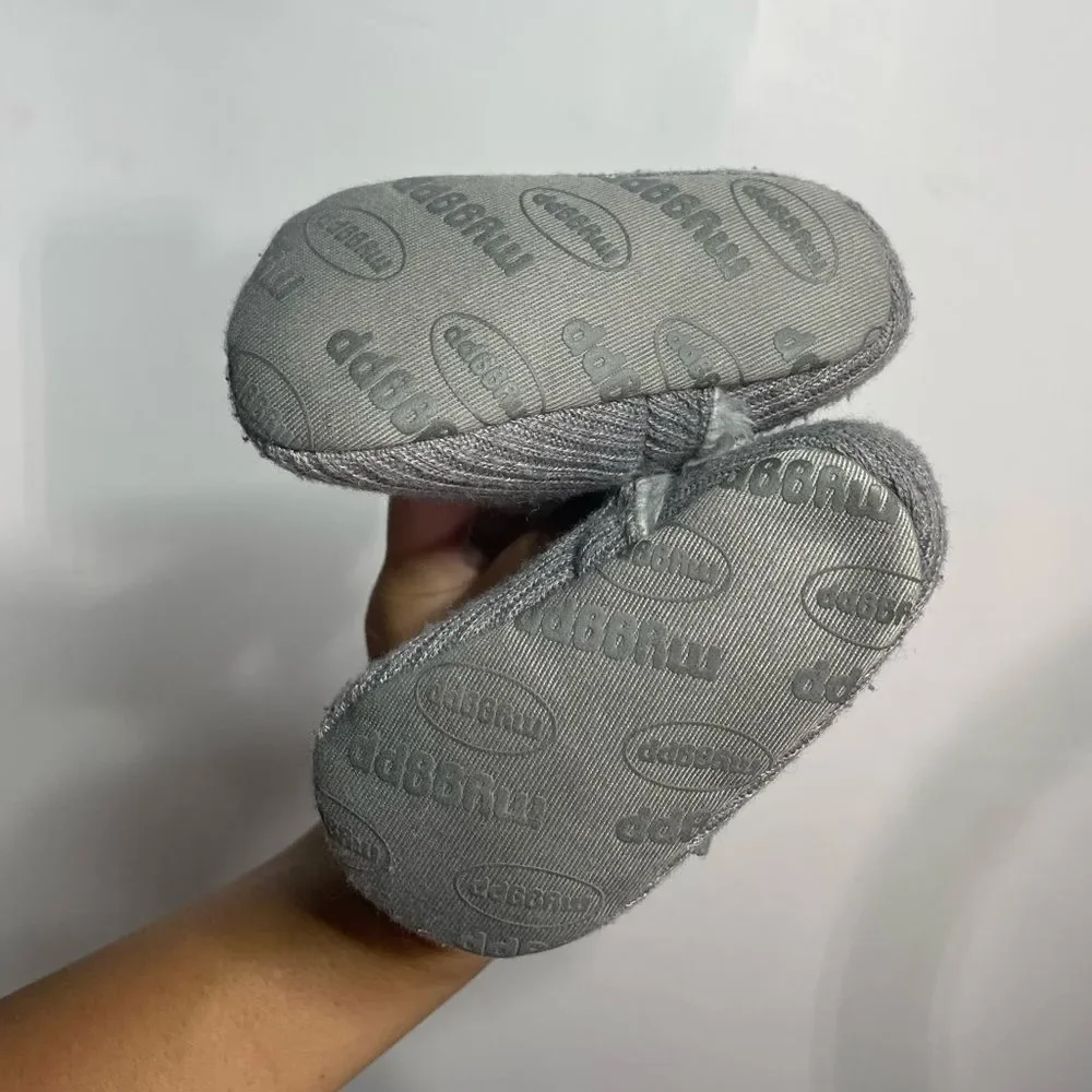 5 for $25🔥Myggpp Grey‎ Ribbed Moccasin Baby Booties (12-18 months)